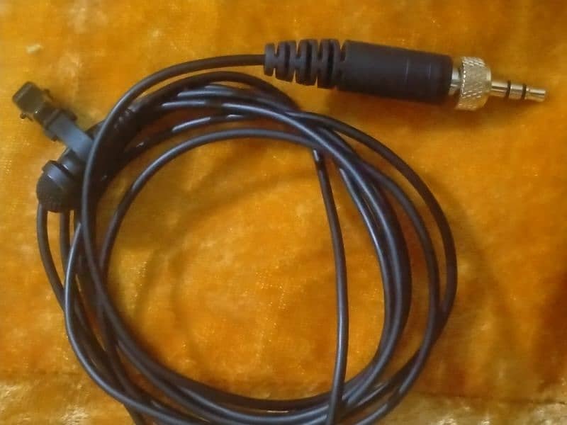 SENNHEISER Mic with original cable 1
