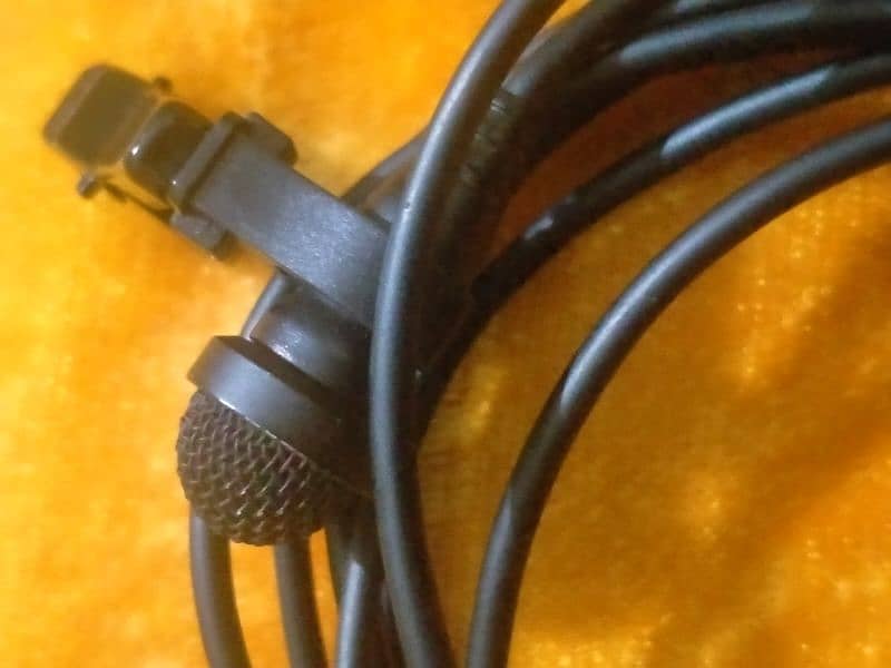 SENNHEISER Mic with original cable 2