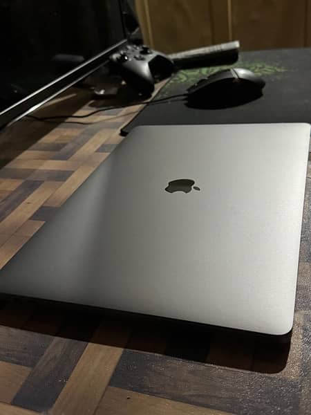 Macbook pro 16” 2019, 16/512gb, 4gb graphics 4