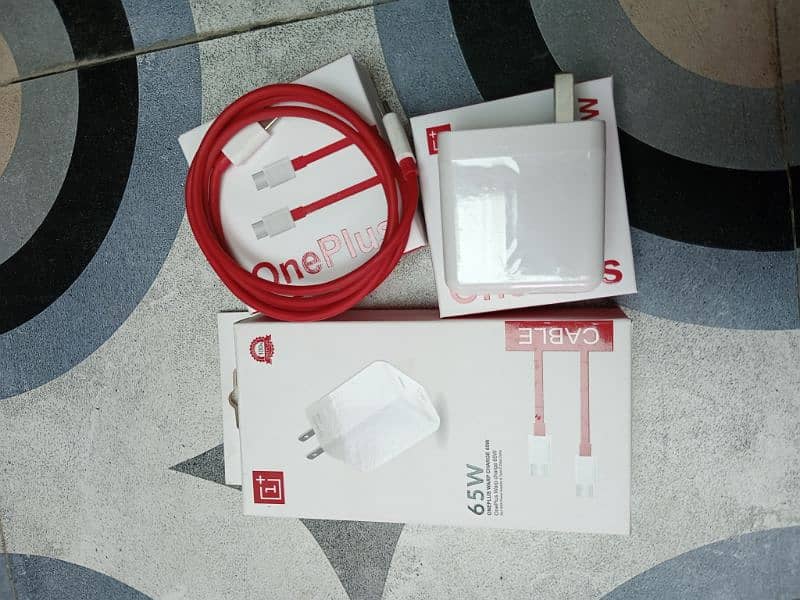 Oneplus Charger 3 Weeks Use Only 9