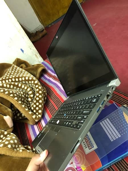 Toshiba laptop   Same sa new 10 /10 conditions  8 gb ram 256 ssd 3
