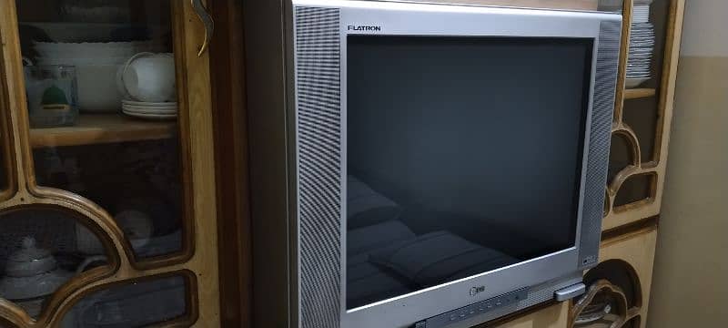 28 inch LG flatron tv for urgent sale 2