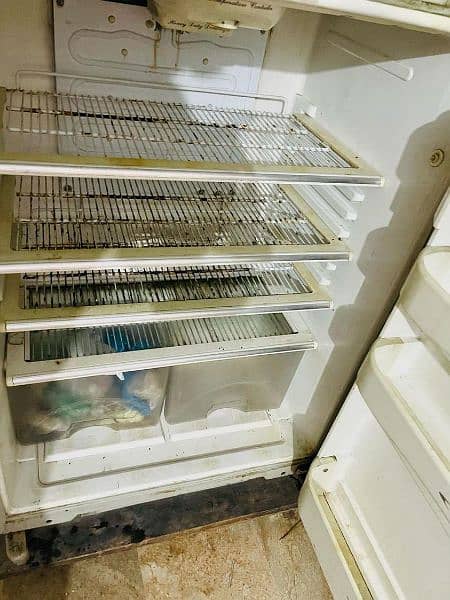 Dawlance refrigerator full size 1