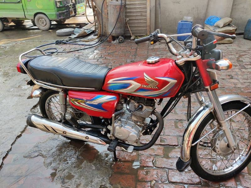 Honda 125 2022 model red colour 1