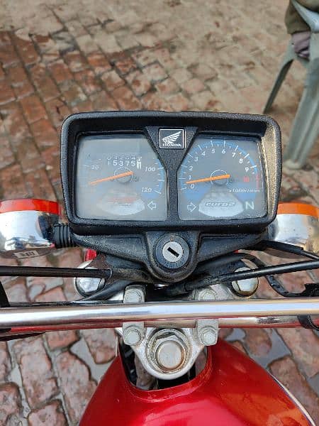 Honda 125 2022 model red colour 10