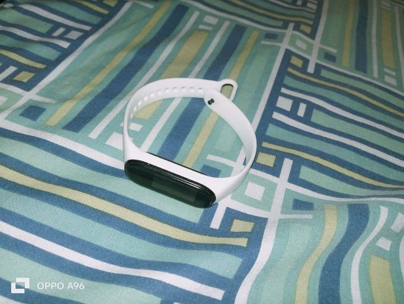 MI band 4 for sale in excellent condition 2