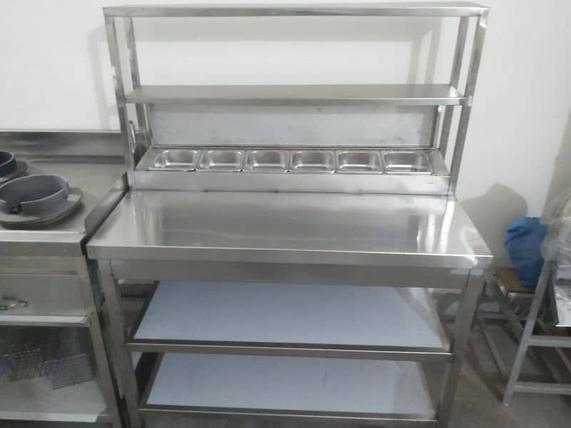 prep table with 6  containers stainless Steel non magnet 13