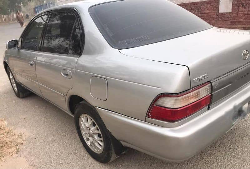 CLEAN TOYOTA COROLLA 1993 XE CONVERTED TO SE-LIMITED SALOON 4