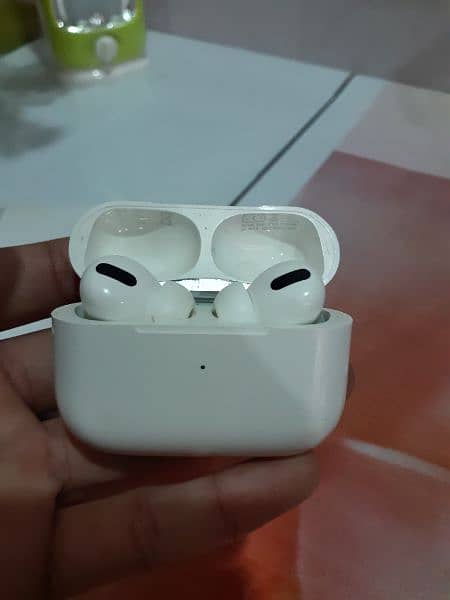 APPLE AIRPODS 9