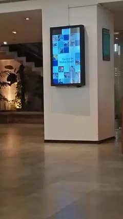Floor Standee Display Screens / Smd Digital Screens indoor and outdoor