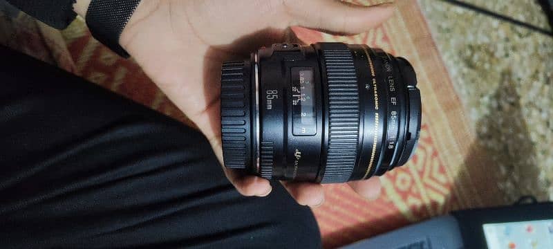 Canon 6D With 85mm 1.8 And Shanny Sn600c 6
