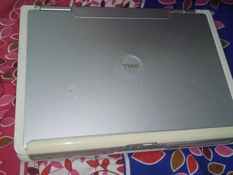 Dell c2d laptop 2gb ram 260 gb hdd 17 inch hd display 0