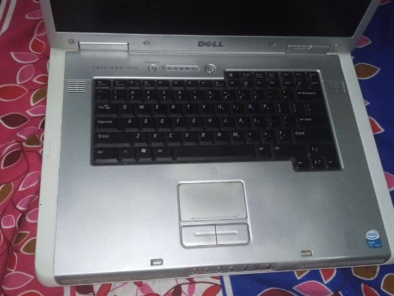 Dell c2d laptop 2gb ram 260 gb hdd 17 inch hd display 1