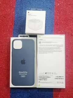 iPhone 15 Plus Original Cover blue & Charger for