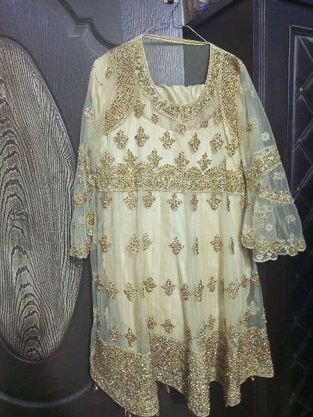 fancy party wear dress in very good condition use only few hours 2