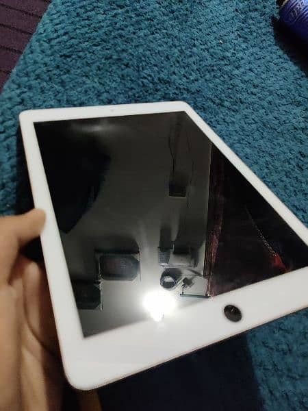 ipad (6) generation 32 gb finger not working but button is working 4
