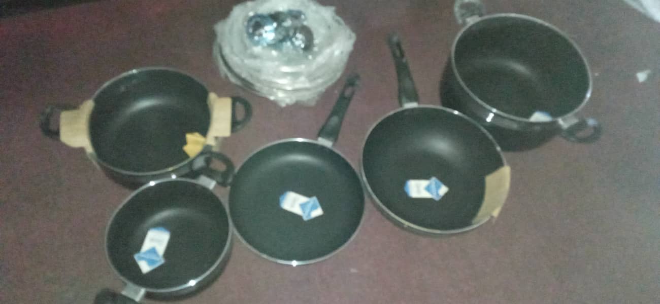 Non stick cookware complete set 1