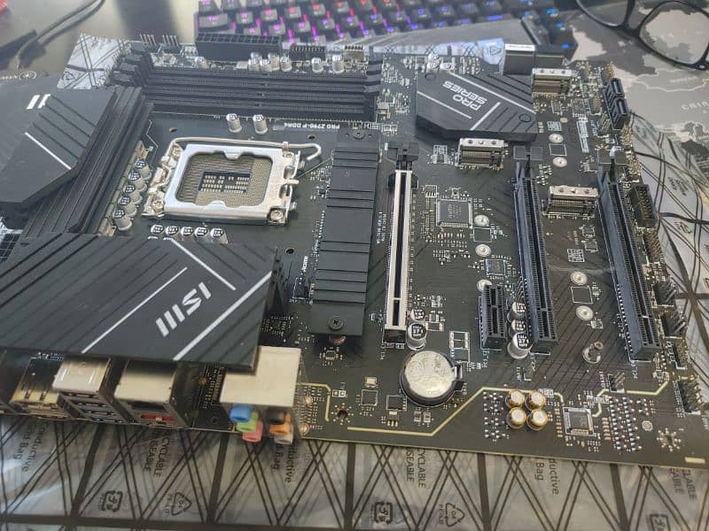 Selling MSI Z790 P DDR4 1 month Used New Gaming Motherboard 3