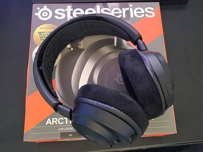  SteelSeries Arctis Nova 7 Wireless Multi-Platform