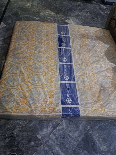 King size Mattress 6 x 6.5 size (72"x78"x 6") 0