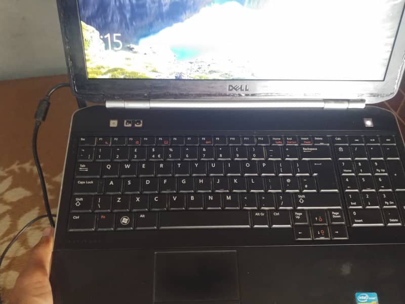 Dell Latitude E5520 Laptop 0