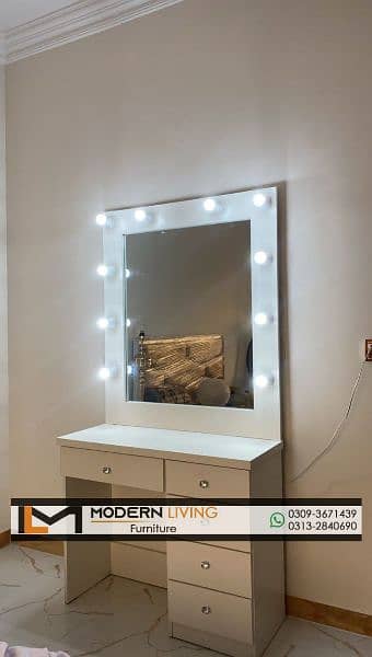 Stylish vanity dressing table with lights 0