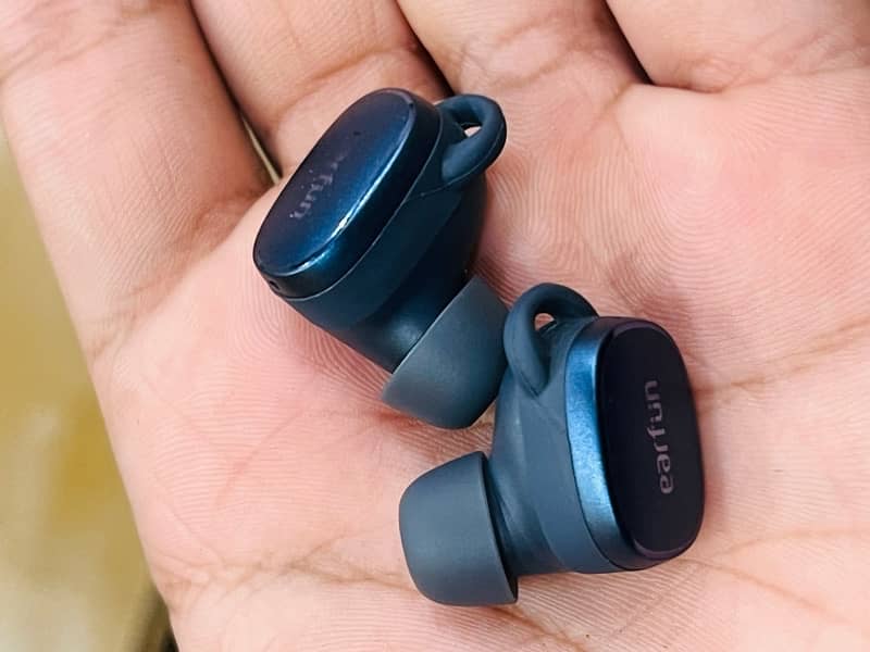 Earfun free pro 3 earbuds anc and transparency mood 6