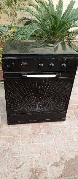 good condition 3 burnels cooking  range 1