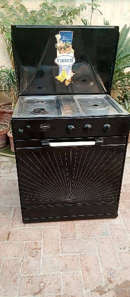 good condition 3 burnels cooking  range 2