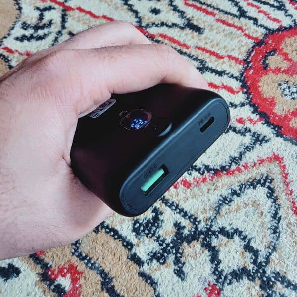 Powerology Powerbank 3.0 35W PD Input/Output Branded 1