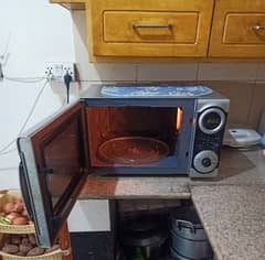 Haier microwave oven Large SIze (38 liters), Grill Type