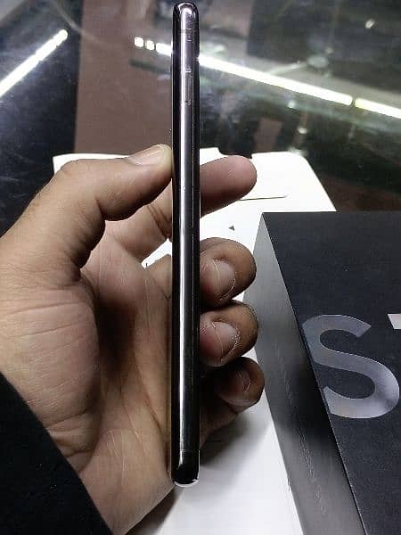 Samsung S10 dual sim. . offical pta. . . S10 plus. . . S20 plus 7