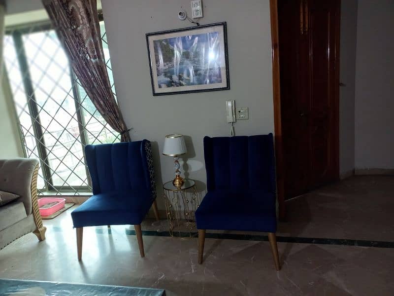 2 bed room chairs with table 0