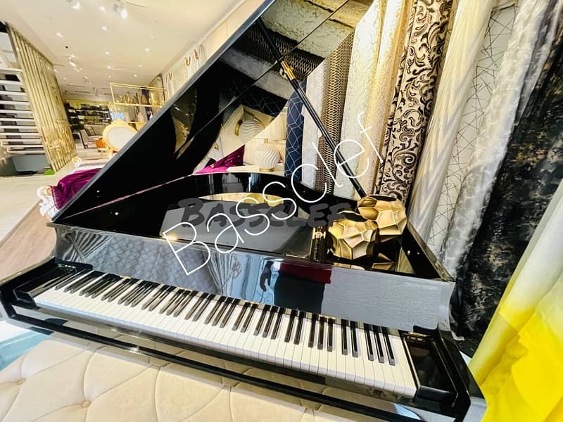 Bassclef Grand Piano / sofa / rug / pool table / keyboards 1