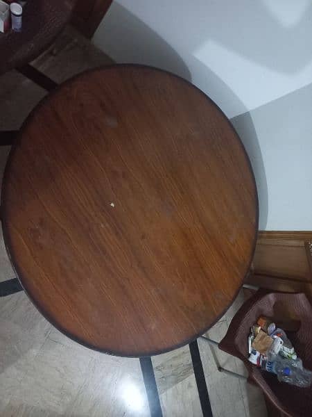 Wooden Round Dinning Table 2