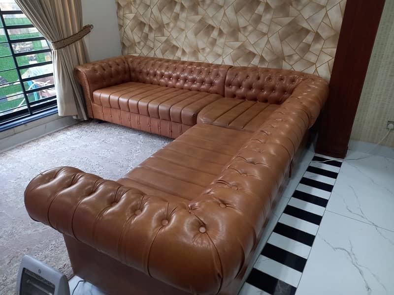 L shape sofa 7 seater  chesterfield  like new conditions leather sofa 4