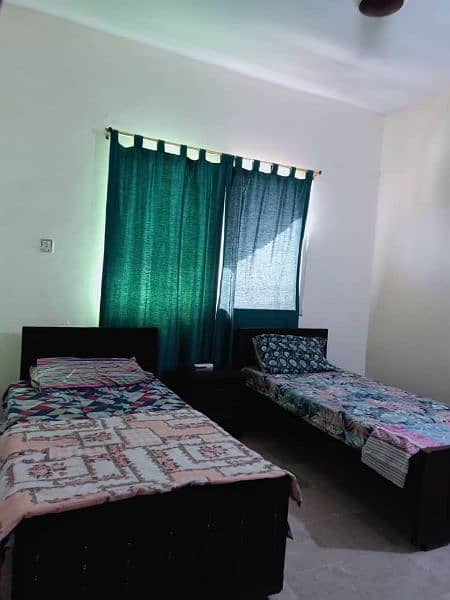 Bed space For Rent -Hostel 8