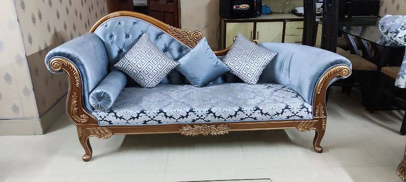 Sofa set is up for sale 1