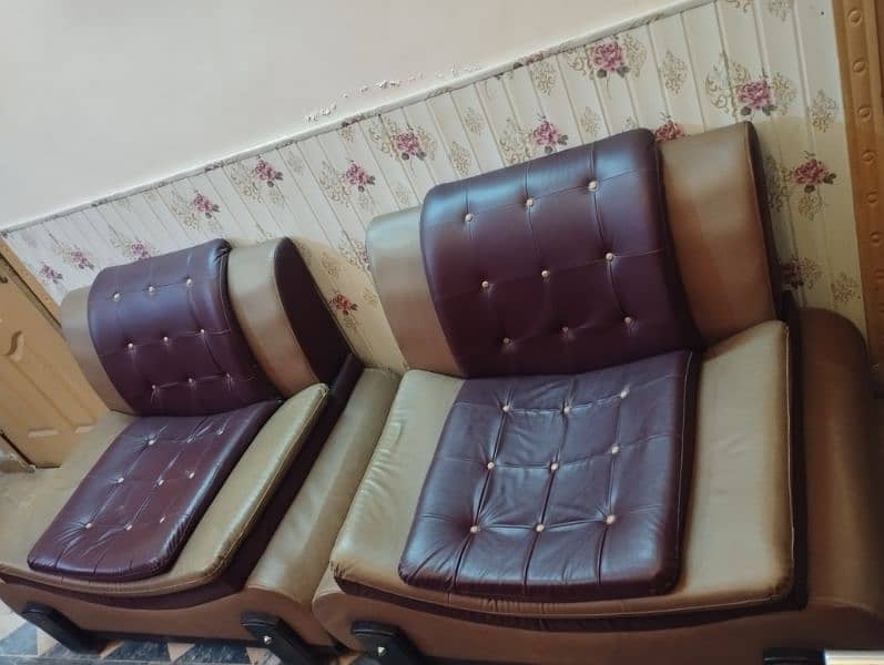 5 Seater Sofa Set in Good Condition 4