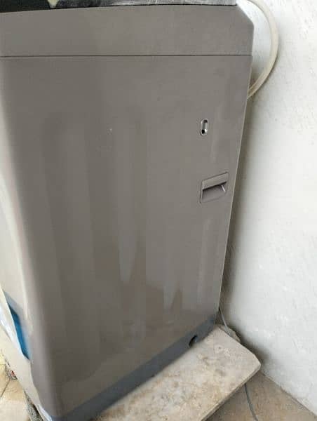 Hier 8 months used automatic washing machine 8