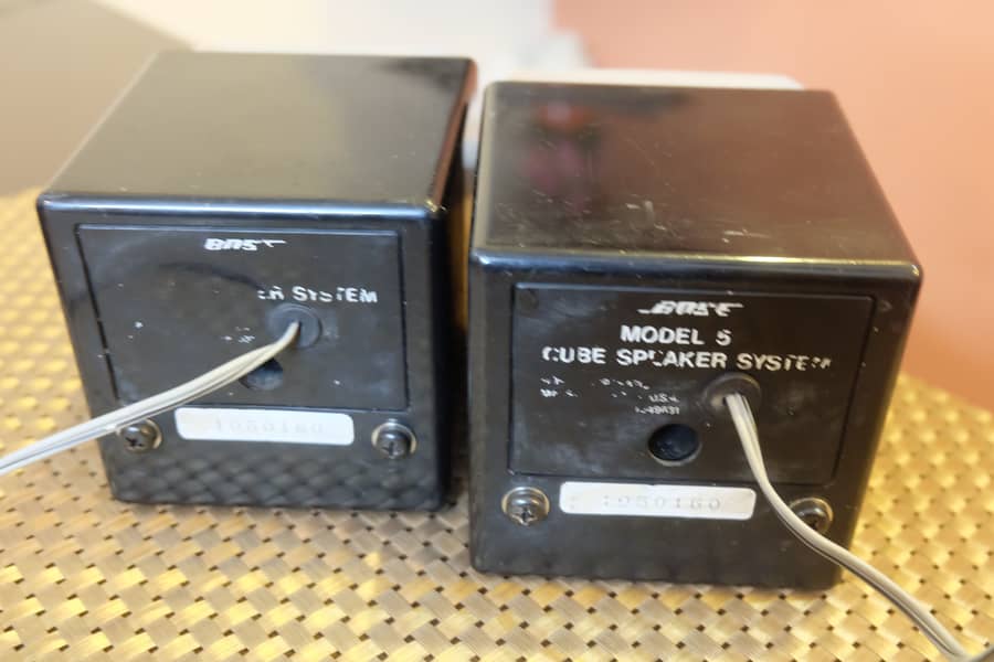 Pair of Bose Single Speaker, Center Speaker Bose subwoofer 2