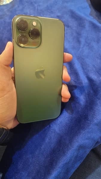 Iphone 13 Pro Max (Alpine Green) 2