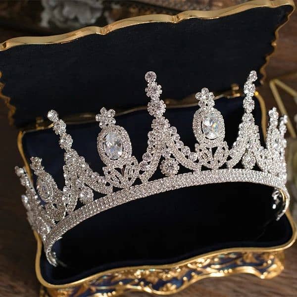 Bridal crowns tiara A125 Designer wedding Hair jewelry 1