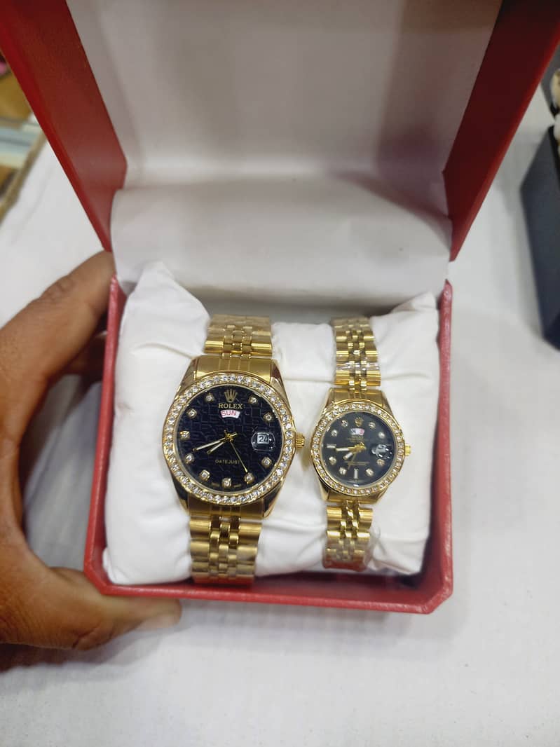 Golden Color Couples Watch with Day and Date Feature /Couple Watches 0