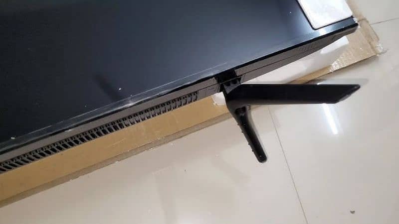 TCL LED TV STAND 6