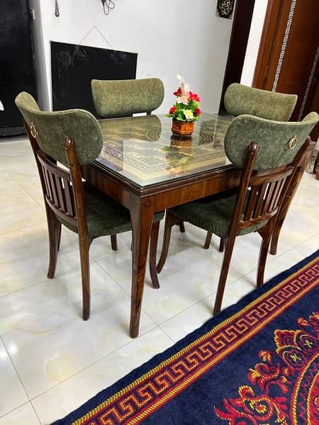 Exculsive 4 Chair Dinning Table / Standard Dining Table / Dining table 3