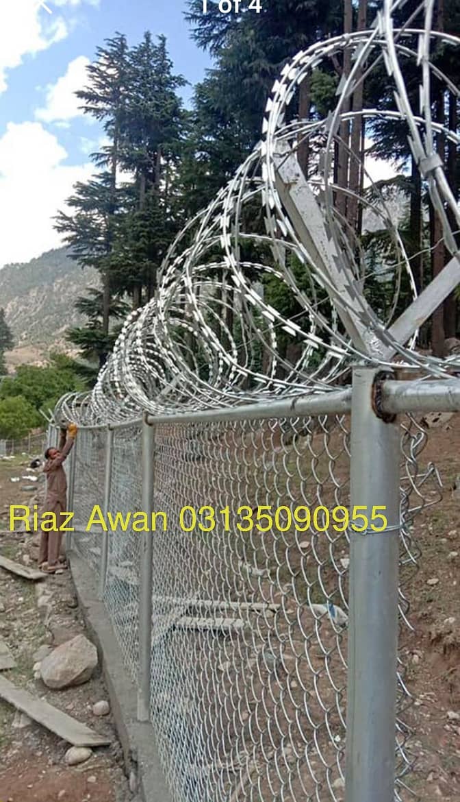 Chainlink Fence / Razor Wire Barbed Wire Security Fence Weld mesh 3