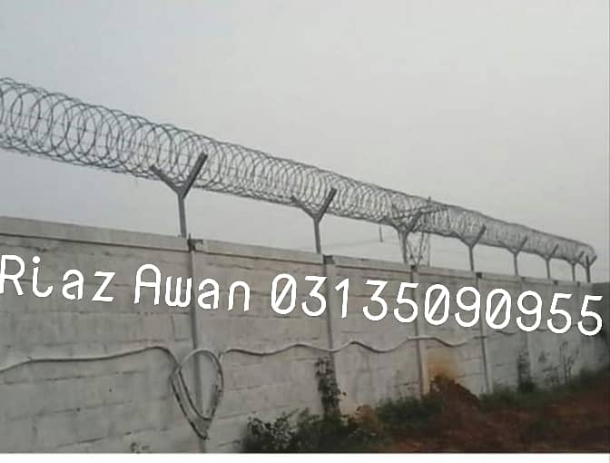 Chainlink Fence / Razor Wire Barbed Wire Security Fence Weld mesh 6