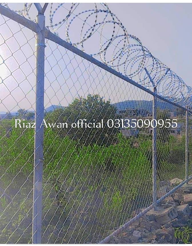 Chainlink Fence / Razor Wire Barbed Wire Security Fence Weld mesh 16