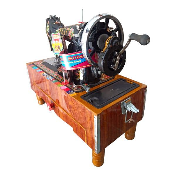 Household Sewing Machine/SEWING MACHINE WITH BOX 1